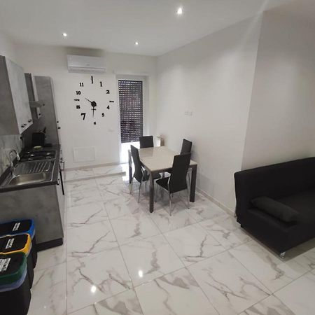 Intero Appartamento Casa Vacanze "Il Pino" Roma Infernetto Exterior foto