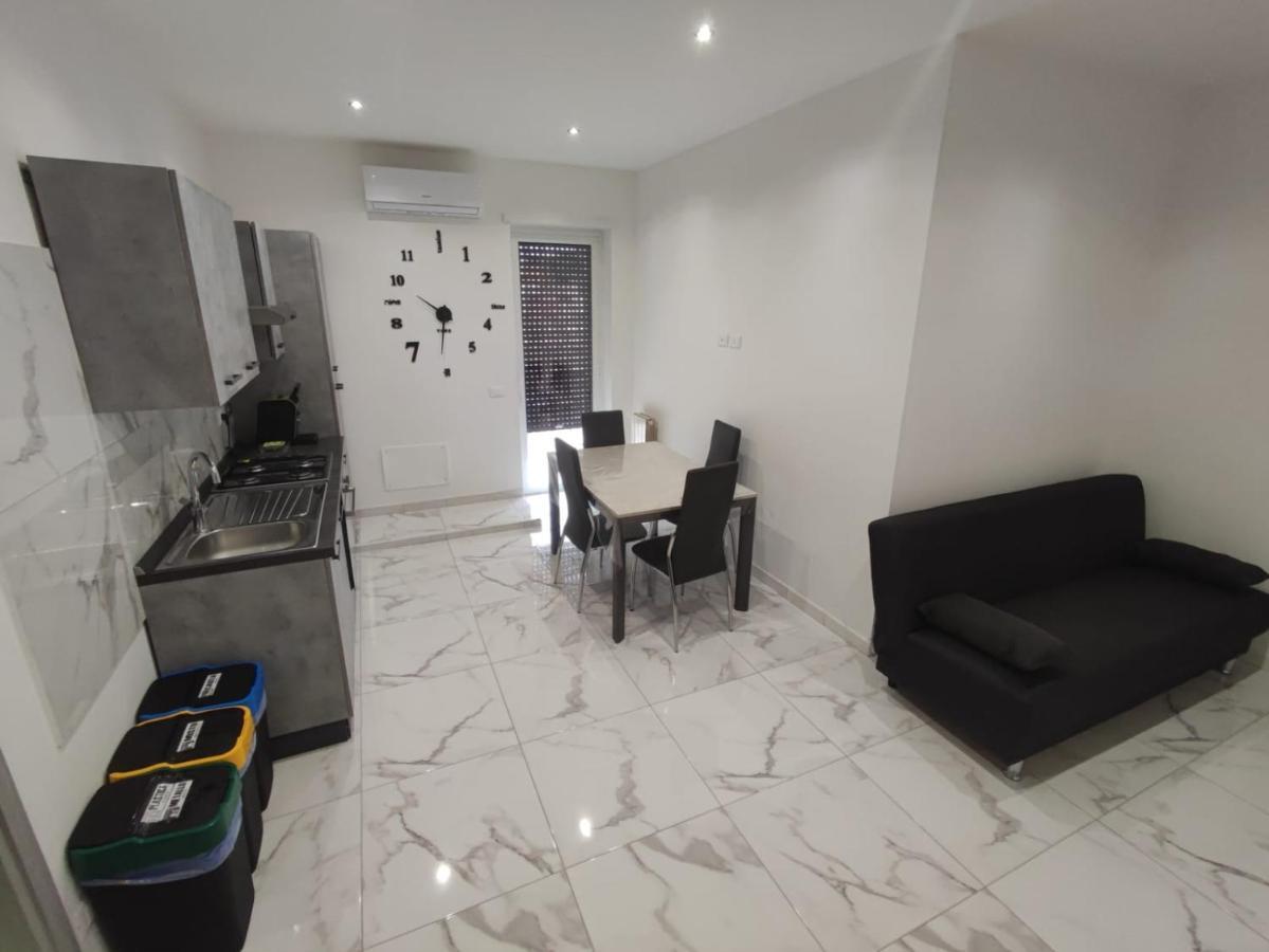 Intero Appartamento Casa Vacanze "Il Pino" Roma Infernetto Exterior foto
